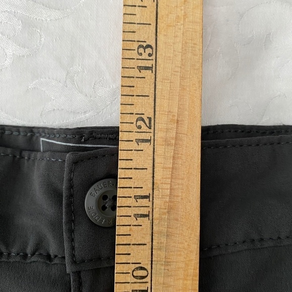 Eddie‎ Bauer Travex Men's Gray Casual Walking Shorts Size 35W - Picture 7 of 9